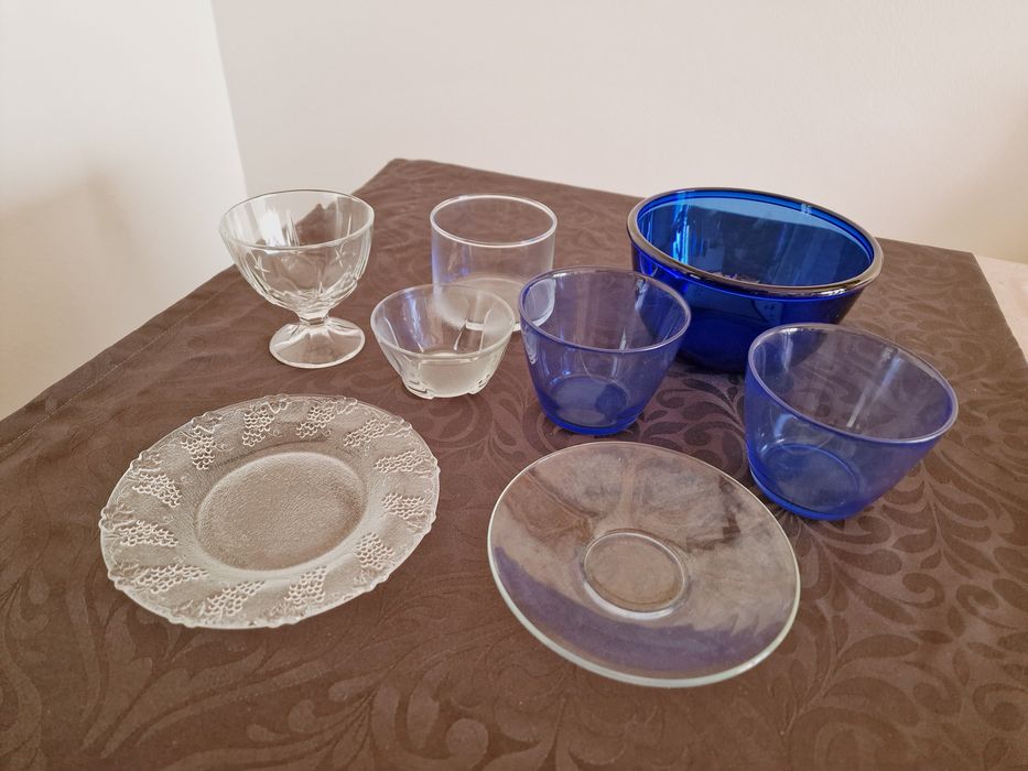 Conjunto para sobremesas ou aperitivos pratos e taças
