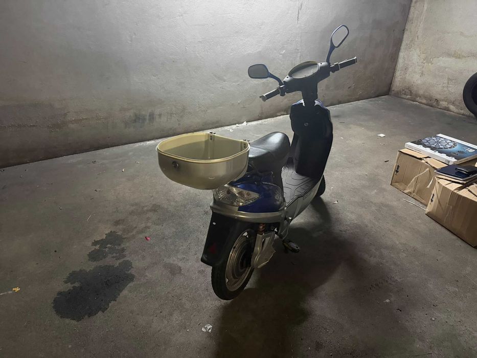 Scooter/Bike Elétrica ACM Power EV4 – Económica e em Bom Estado