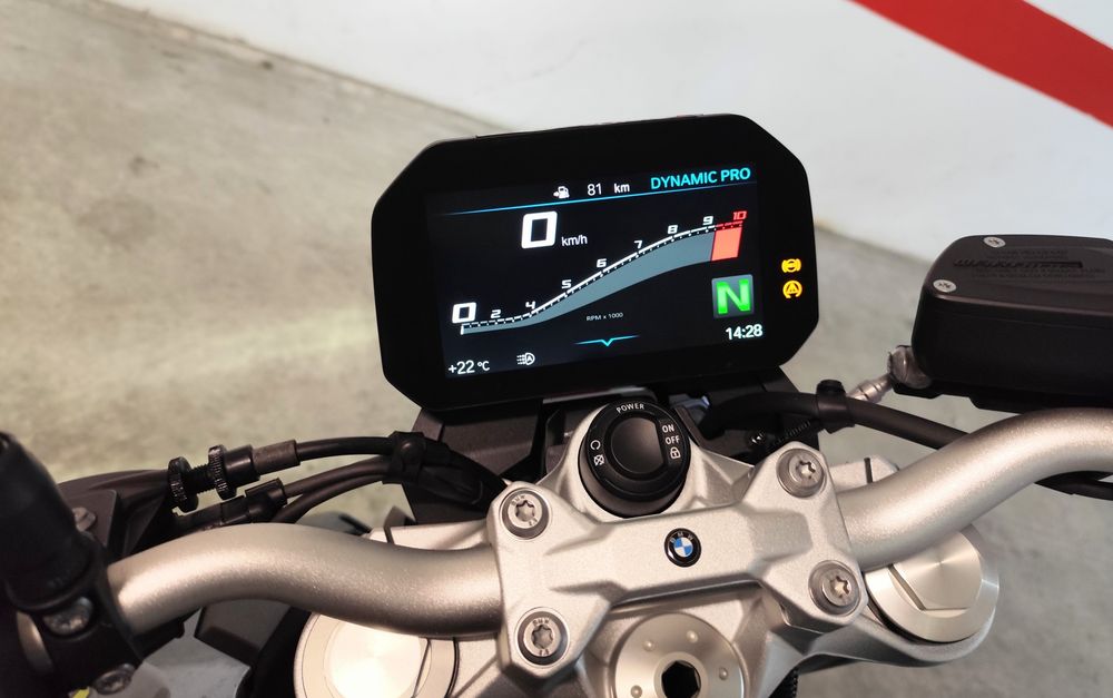 BMW F900R Dynamic ESA
