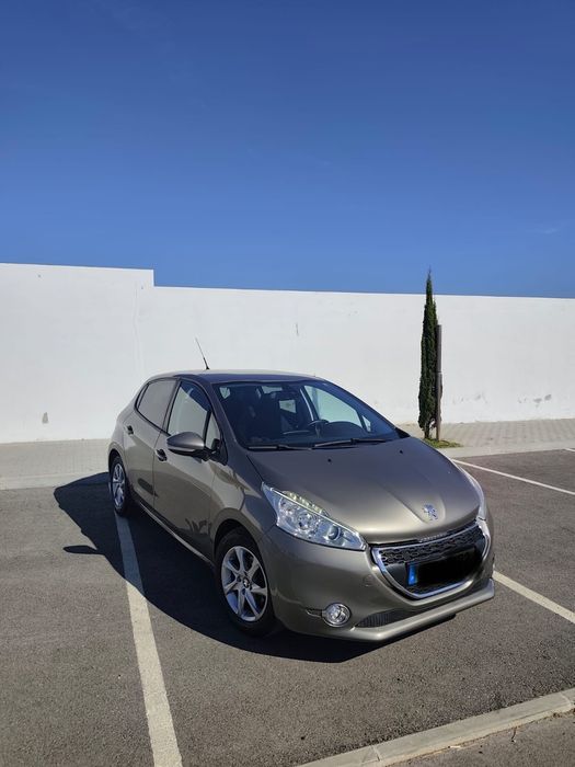 Peugeot 208 1.2 gasolina — photo 5