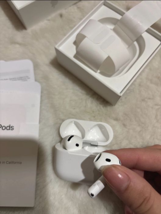 AirPods 4 USB-C Novos e Nunca Usados | Caixa Original | Seguro Incluído