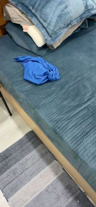 Cama 200x160 (3 meses de uso somente)