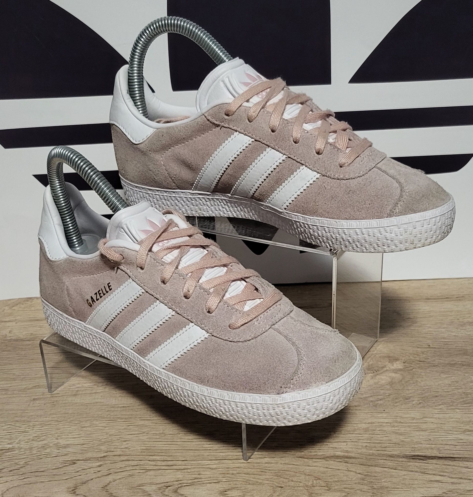 Adidas gazelle 22 sales