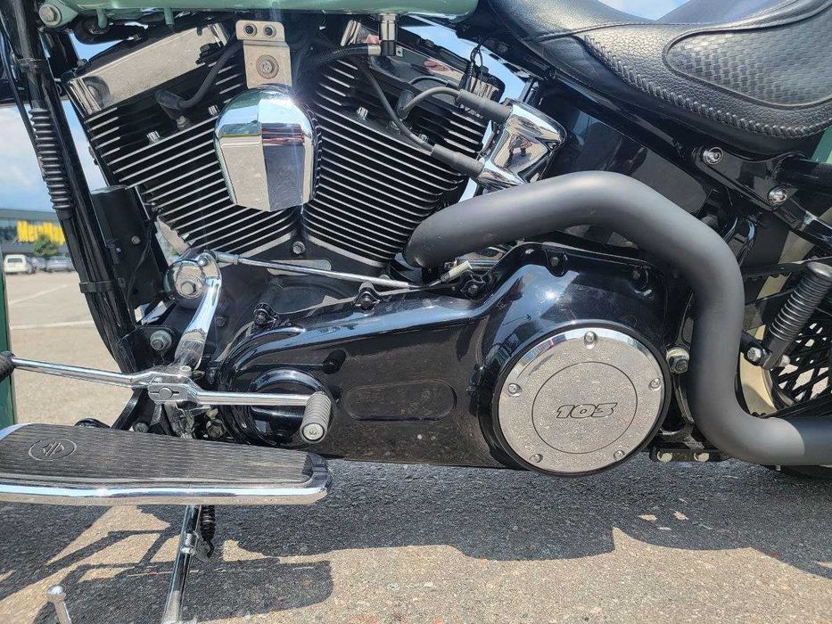 Harley Davidson Softail Deluxe Харлей Чикано стайл