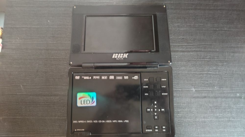 ДВД плеєр BBK PL711TI