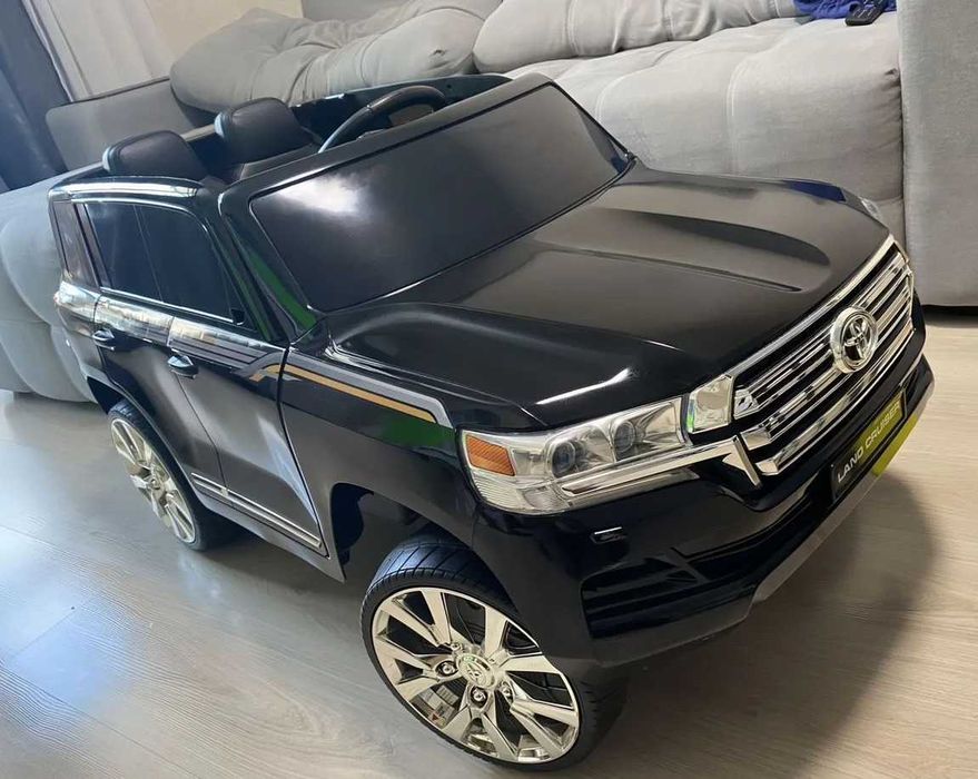 Детский электромобиль Toyota Land Cruiser 200