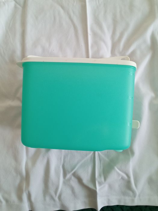 Depósito de água tupperware novo