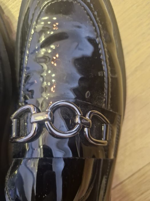 Wsuwane buty lakierowane Ryłko