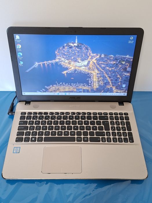 Portátil ASUS ASUS R541U| Ecrã 15.6'' | Intel i7 a 2,5GHz|  RAM DDR 4 | Gráfica NVIDIA GeForce 920MX 2GB I HDD 500 Gigas | BATERIA + 5Horas | MPECÁVEL