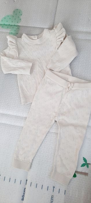 Продам в'язаний костюм 9-12 міс