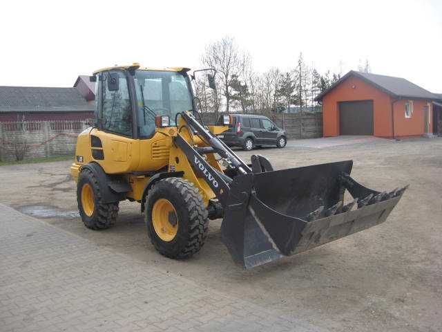 Ładowarka VOLVO L20F z 2014 roku
