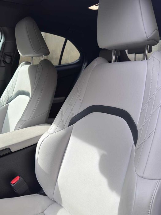 Lexus UX 250h F Sport