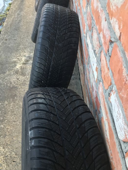 Шини Bridgestone 225 60 17