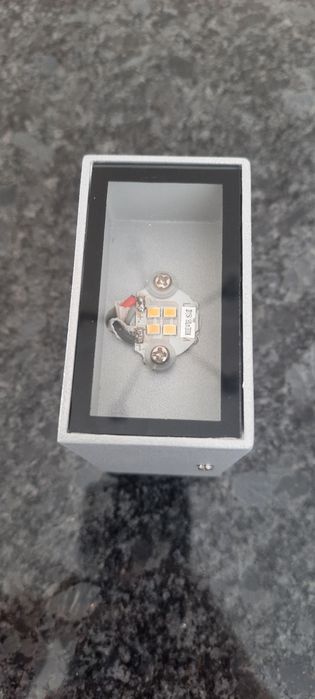 Lampka ledowa zewnętrzna