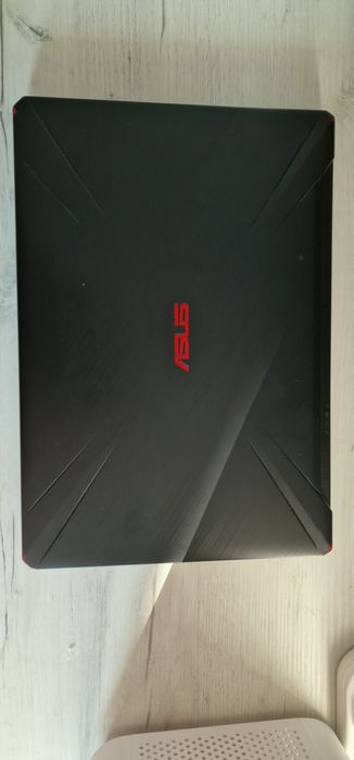 Asus Tuf Gaming FX705DY (więcej ramu)
