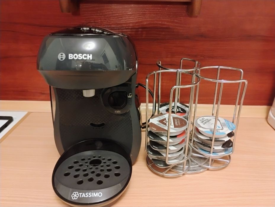 Kapsułkowy ekspres Bosh tassimo + stojak i kapsułki