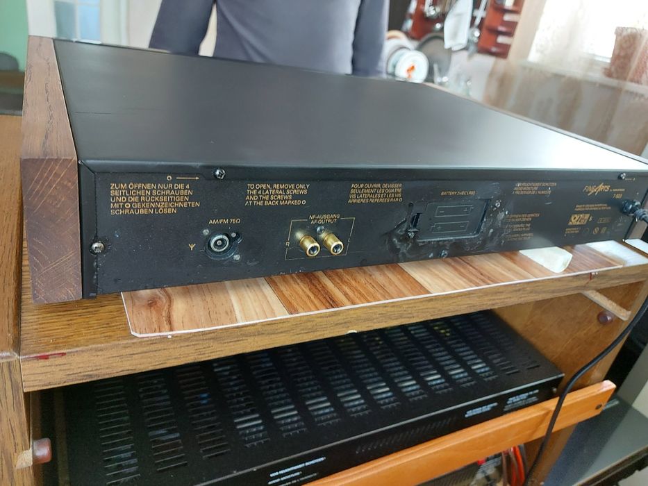 Продам тюнер Grandig