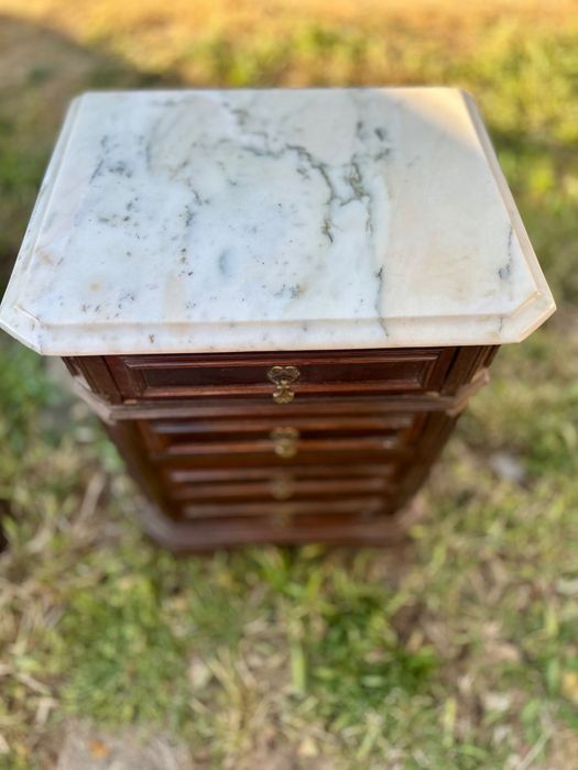 Par de Mesas de Cabeceira em Madeira com Mármore