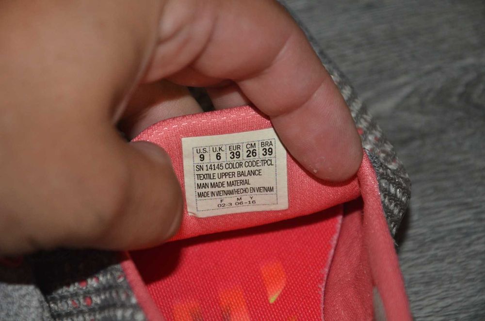 Продам кросівки Фірма Skechers.