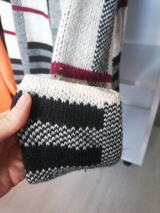 Sweter w kratę l