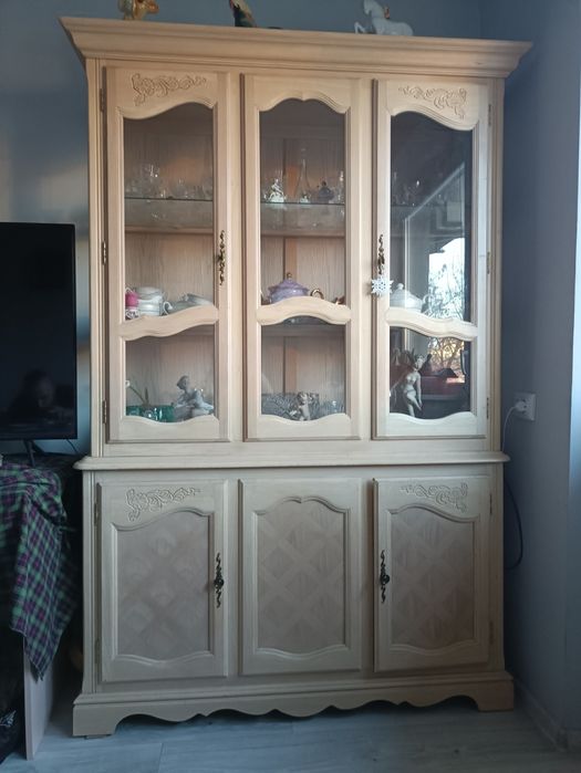 Вітрина / сервант з підсвіткою