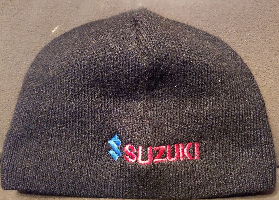 GRATIS. Czapka zimowa Suzuki, czarna
