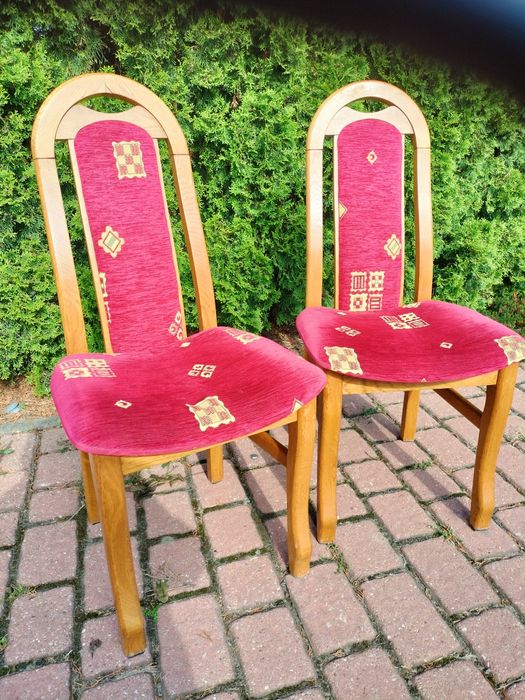 Krzesła dębowe 12 szt  używane