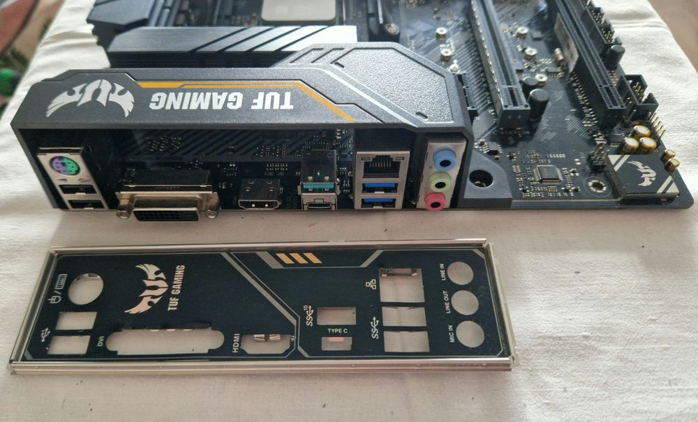 Комплект Ryzen 7 3700x + Asus Tuf b450m Pro Gaming