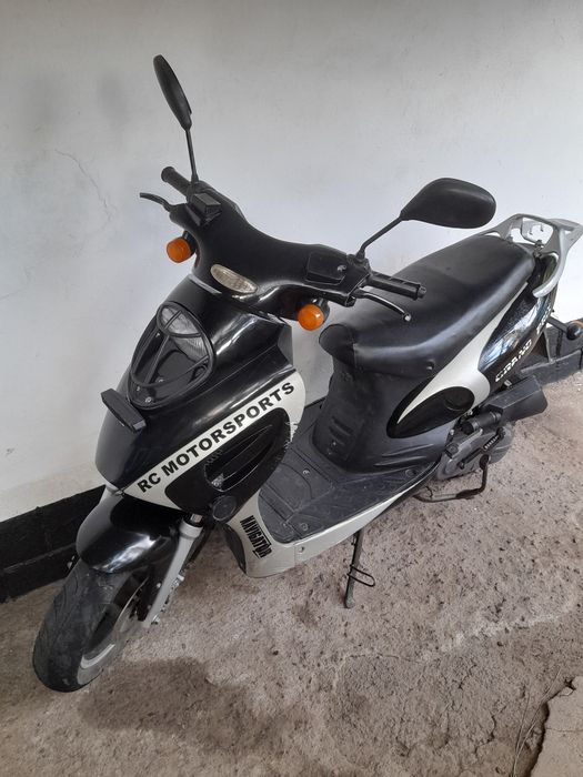 Продам скутер 4т