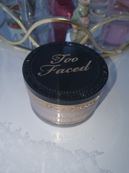 Born This Way Ethereal Setting Powder. Puder do twarzy