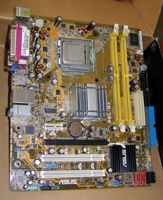 Asus P5L-MX LGA775 i945G PCI-E SVGA с проц. Core 2 Duo 6600 2.40 GHz