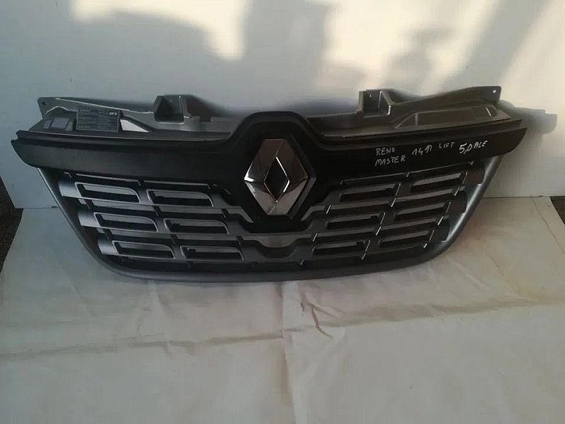 Atrapa Renault Master