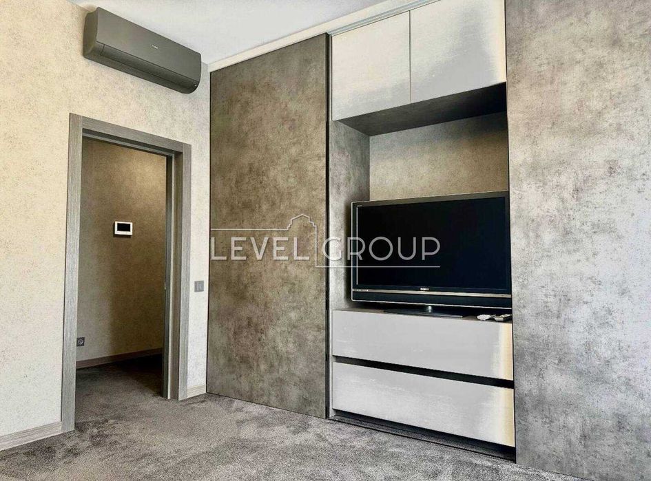 Продається сучасний будинок з якісним ремонтом у Русанівських садах