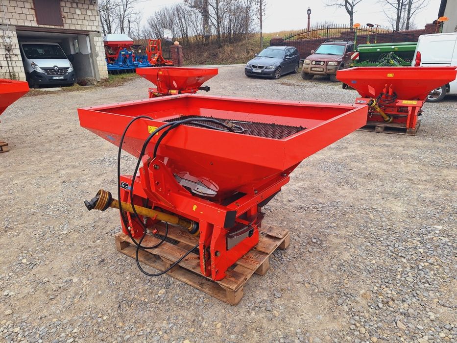 Rozsiewacz nawozu Rauch MDS 935  stan bdb hydraulika krata