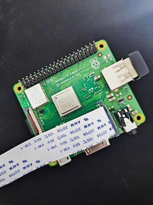 Raspberry Pi 3 Model A+ + karta 64 GB + Wi-Fi USB + taśma kamery