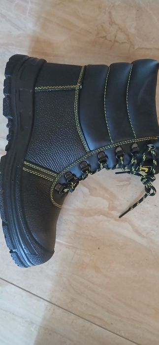 Buty robocze wysokie
