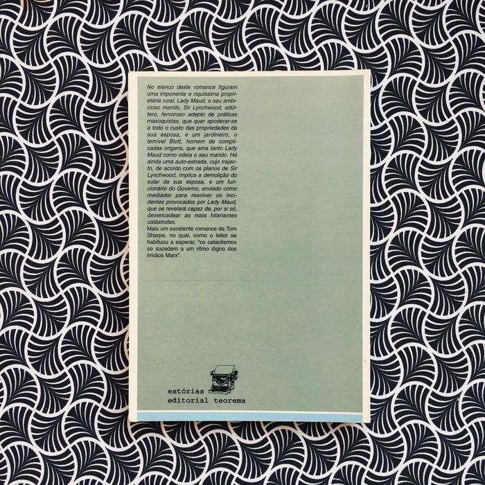 Uma Mancha na Paisagem - Thom Sharpe