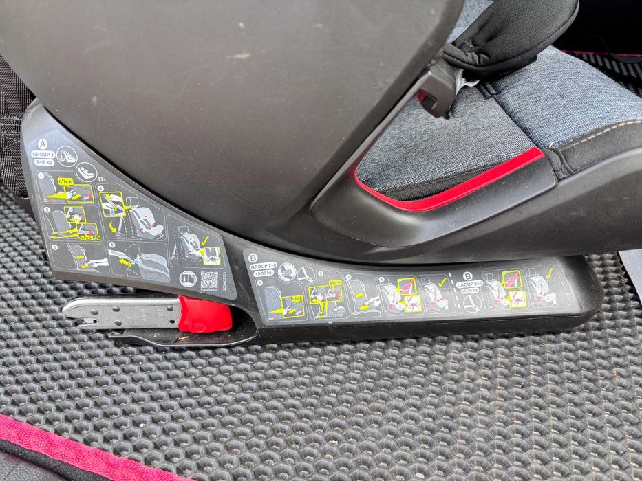 Продам б/у Автокресло Britax-Romer Advansafix IV М Blue Marble