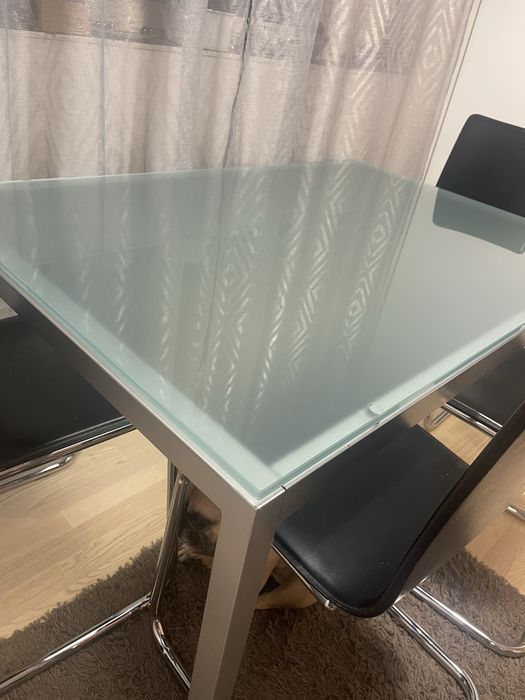 Стіл кухонний скляний