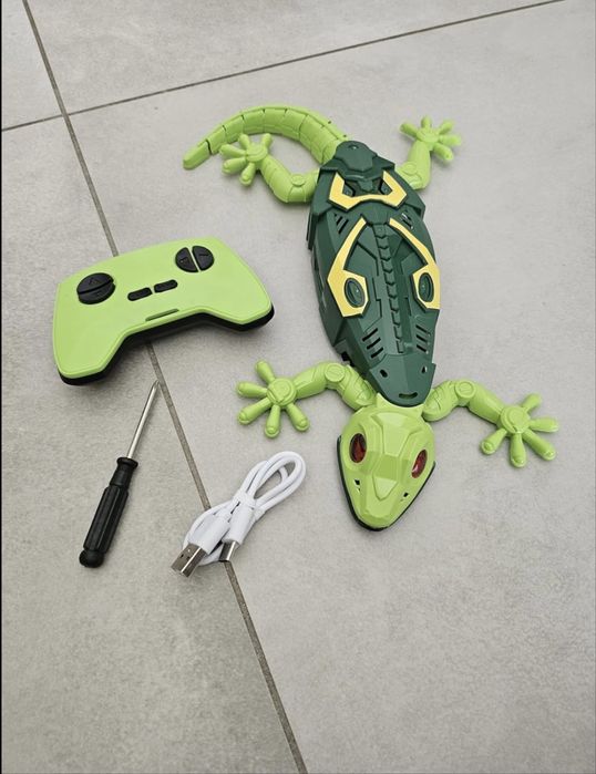 GEKON INTERAKTYWNY ŚWIECI gad robot pełza jaszczur po ścianach!