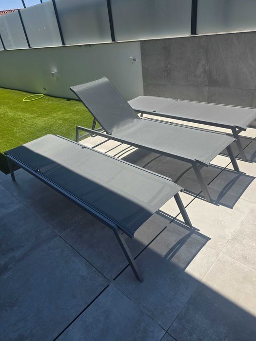 3 Espreguiçadeiras novas