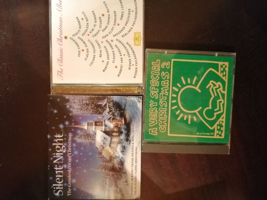12 cds músicas de Natal 2€
