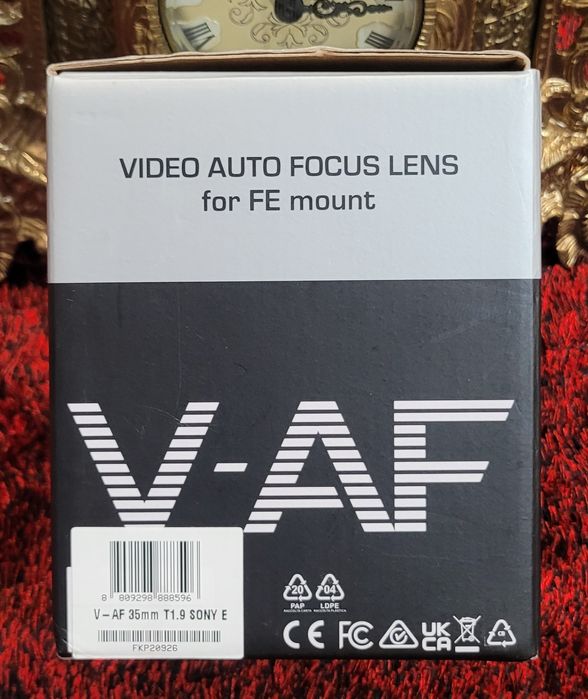 Objectiva SAMYANG 35mm V-AF T1-9FE. 350euros