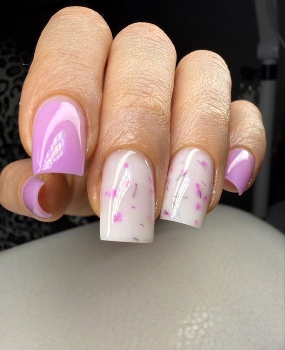 Манікюр з укріпленням нігтиків