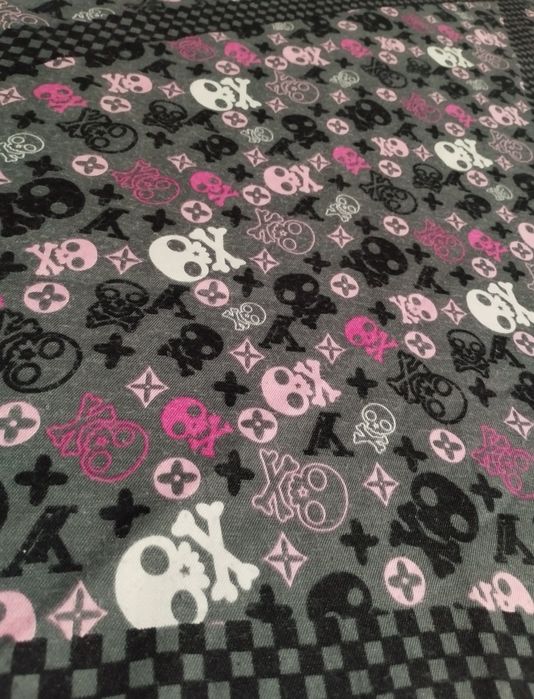 Must-have сезону! Бандана-шарф трансформер із черепами