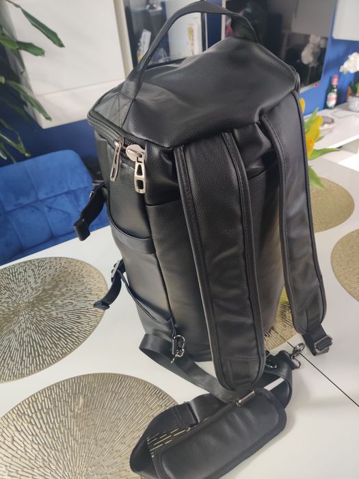 Plecak nowy marki Semi Line łączący funkcje plecaka i torby.