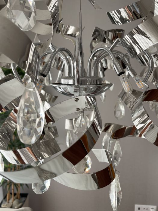 Candeeiro de teto em metal prateado com cristal