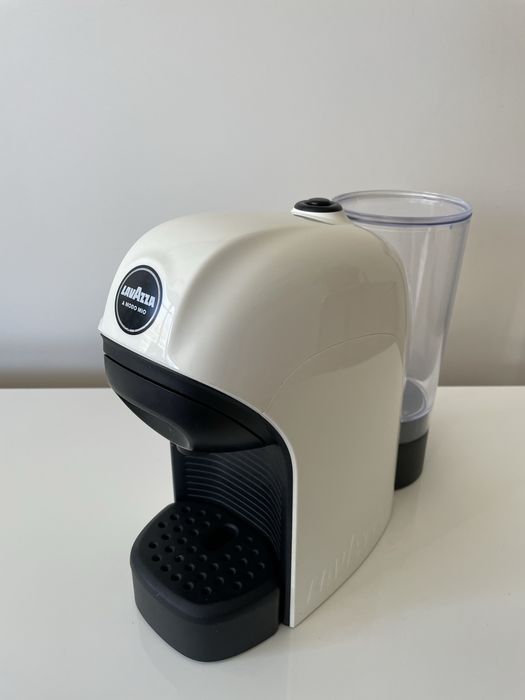 Ekspres kapsułkowy Lavazza LM800 Tiny biały