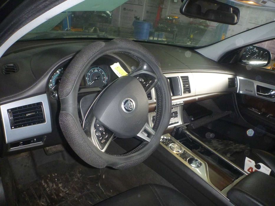 Ягуар XF / Jaguar XF США шрот б/у запчастини розборка USA (Двигун КПП)