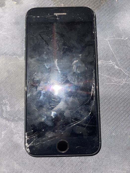 iPone SE gen 2 128/4 чорный цвет